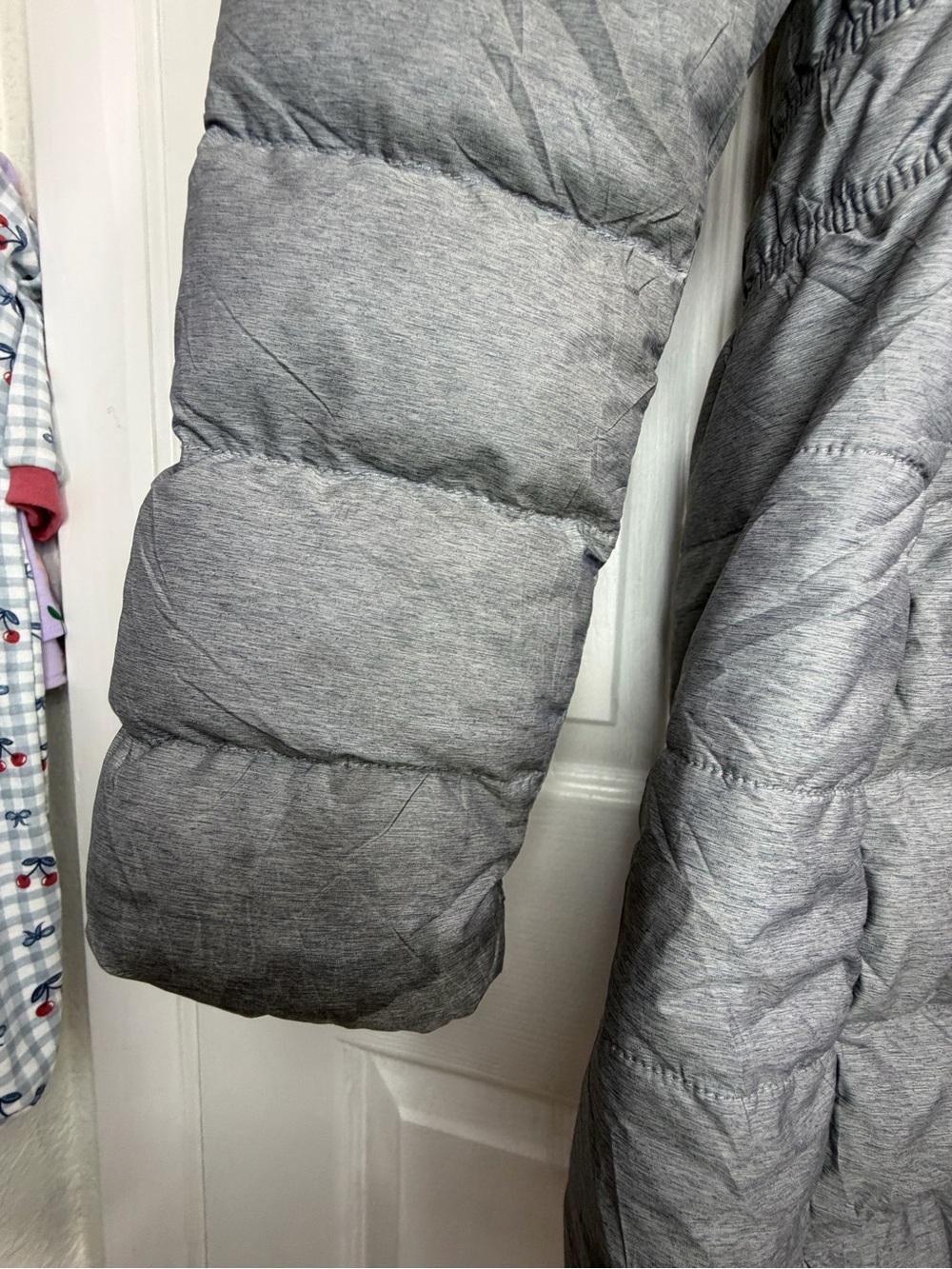 The North Face Women's Gray Quilted Hooded Puffer Coat - Picture 12 of 16